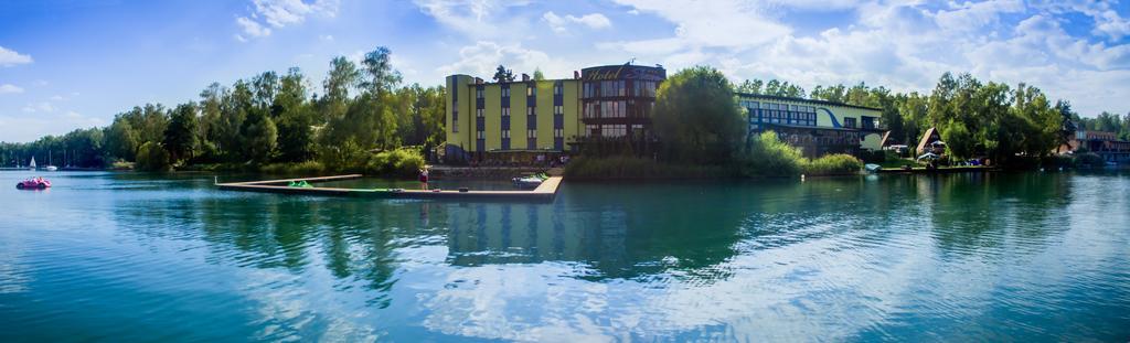 Shuma Hotel Dabrowa Gornicza Exterior photo